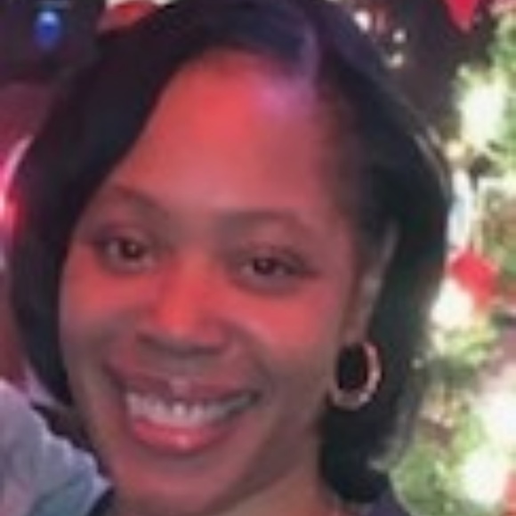 Meet your Posher, Lavonia - Picture 1 of 2
